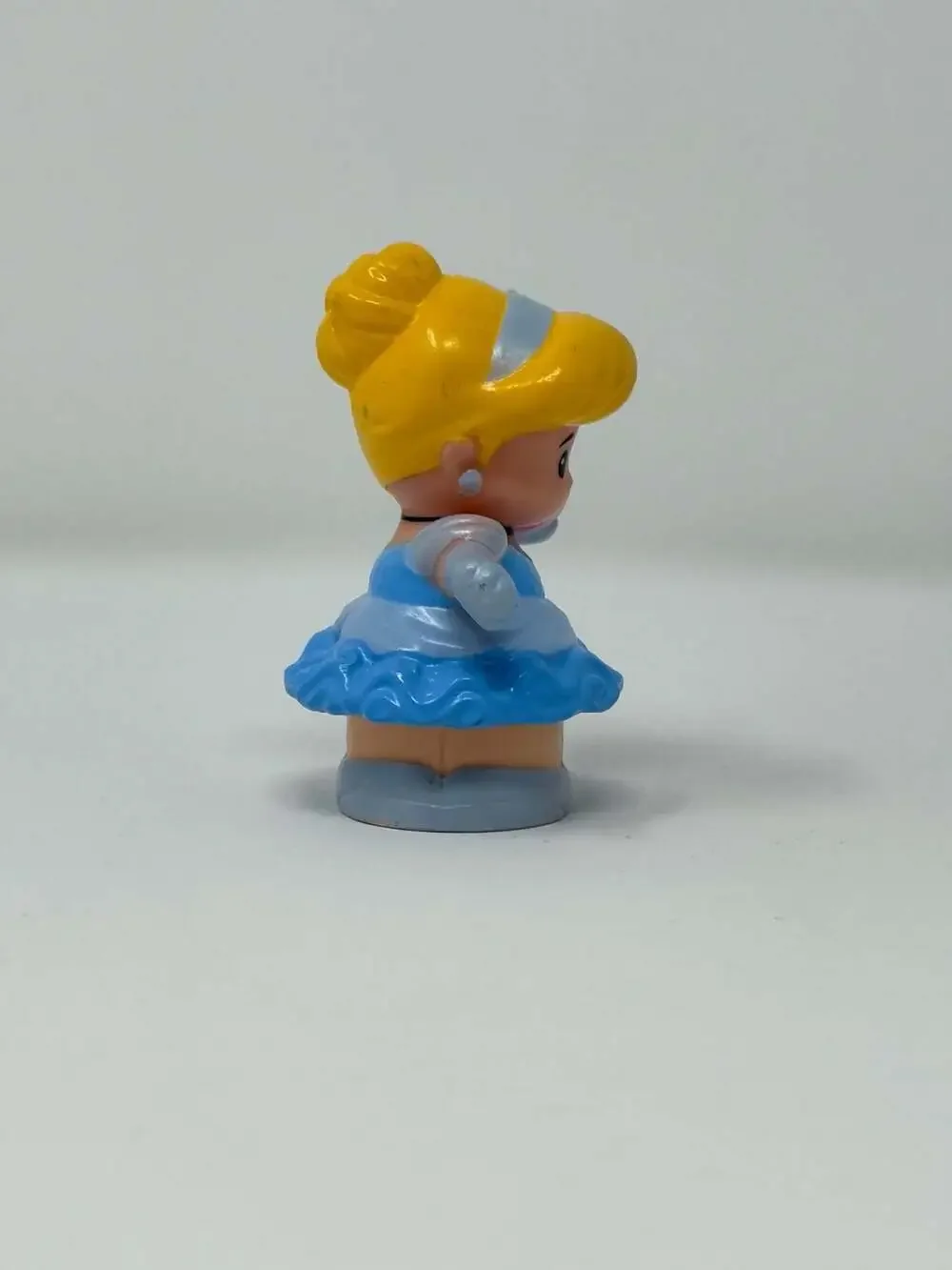 Fisher-Price Little People Disney Princess Cinderella Figure with Slipper drl52
